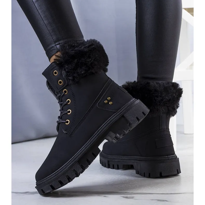 Black, insulated boots with fur from Brigi