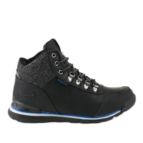 Black insulated snow boots from the MXC-7585