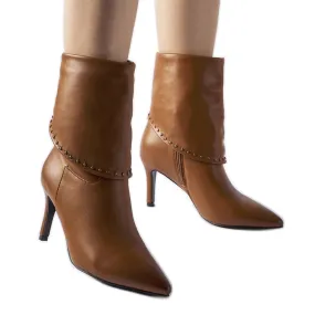 Brown insulated boots with a Cipresso high heel