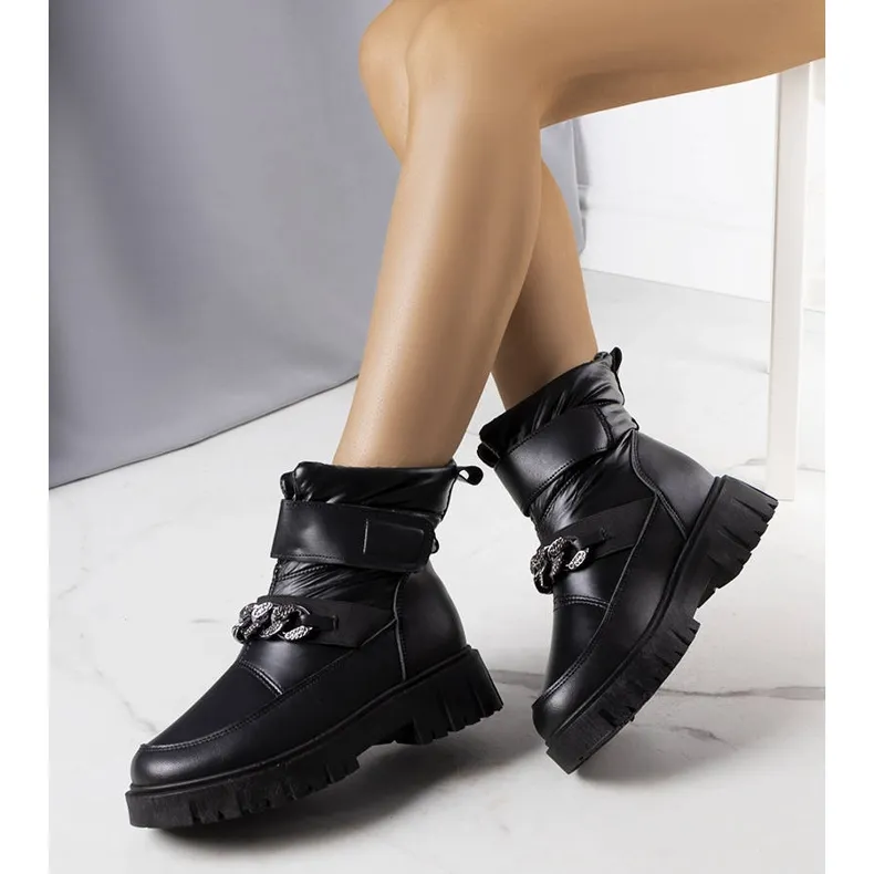 Ephraim chain black snow boots